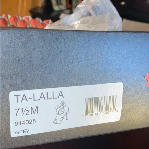 Shoes - Picture 9 of 9